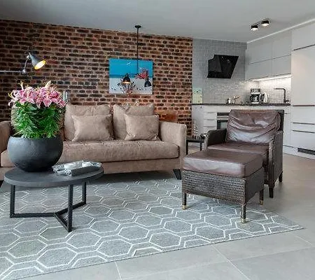 S27_33_ Long Island דירה *